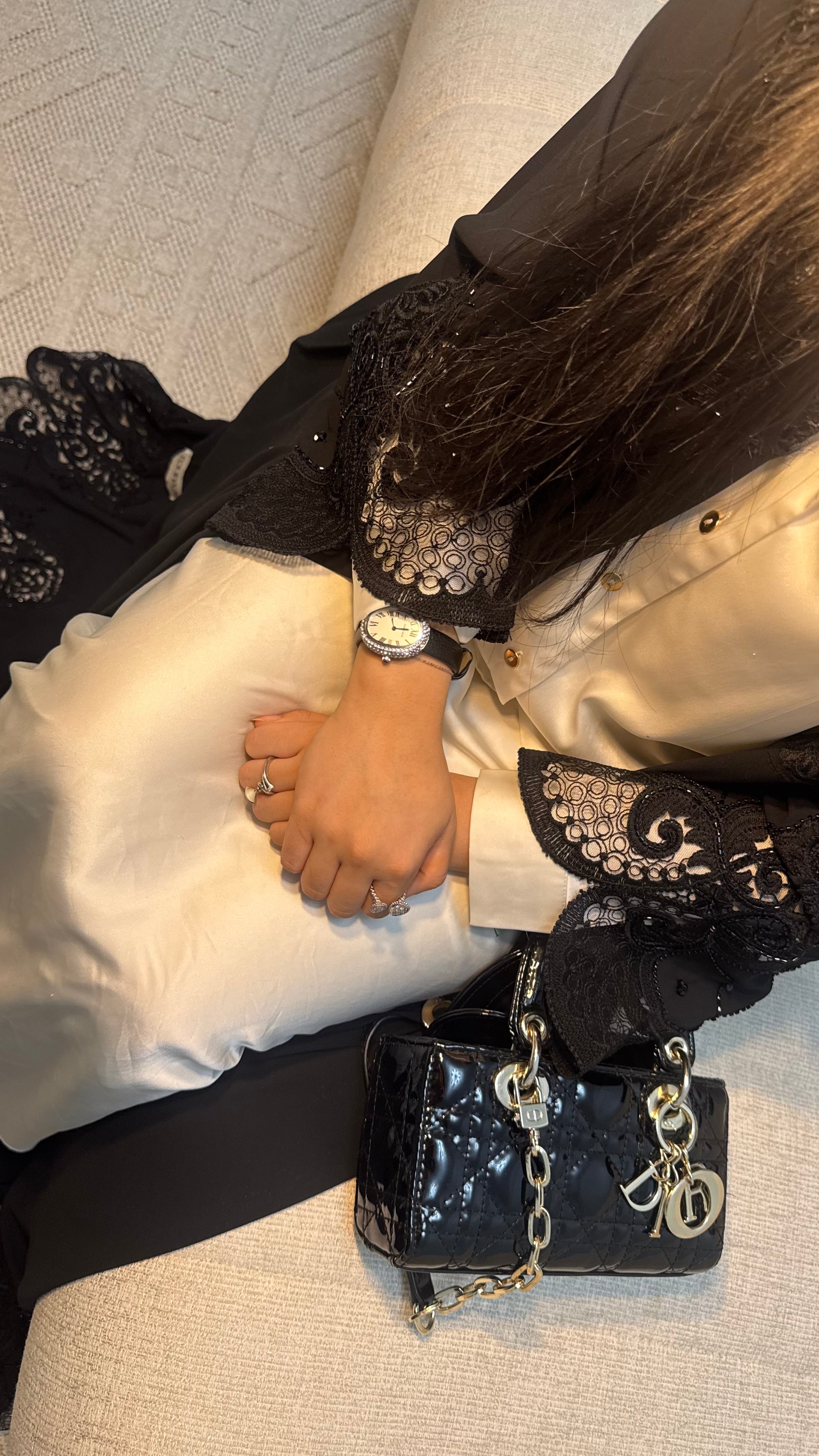 EQ19 Luxury Black Lace Abaya