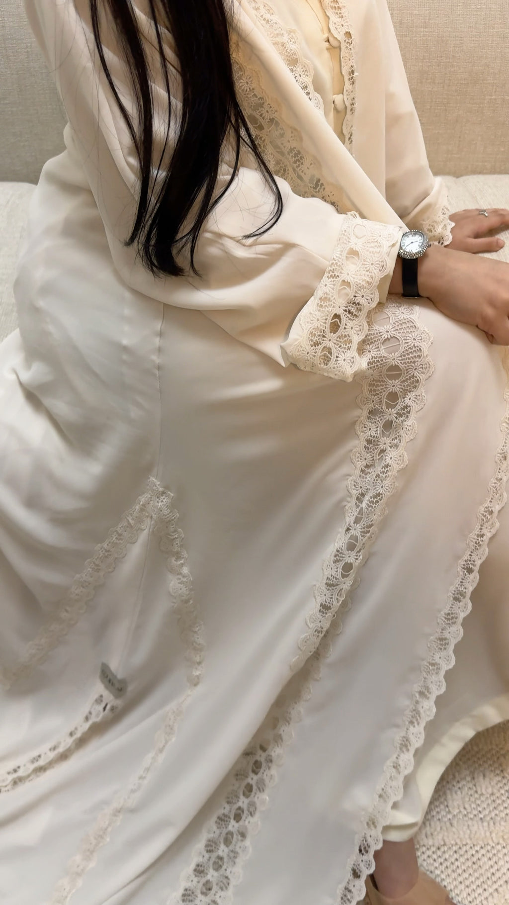 EQ15 Ivory Lace Abaya